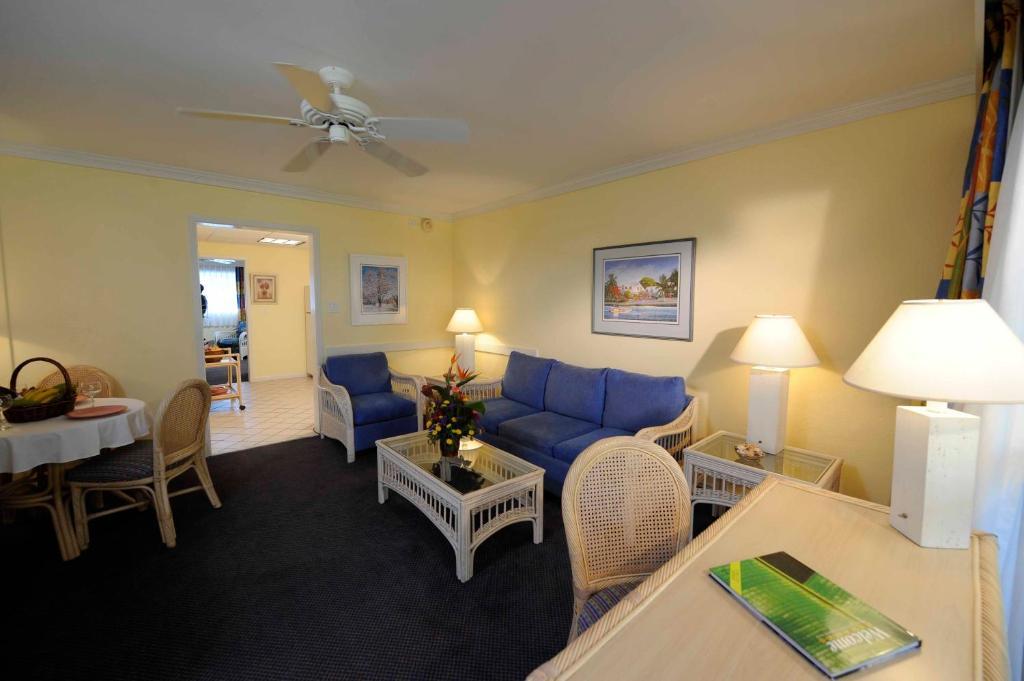 One Bedroom Twin Suite - Non-Smoking