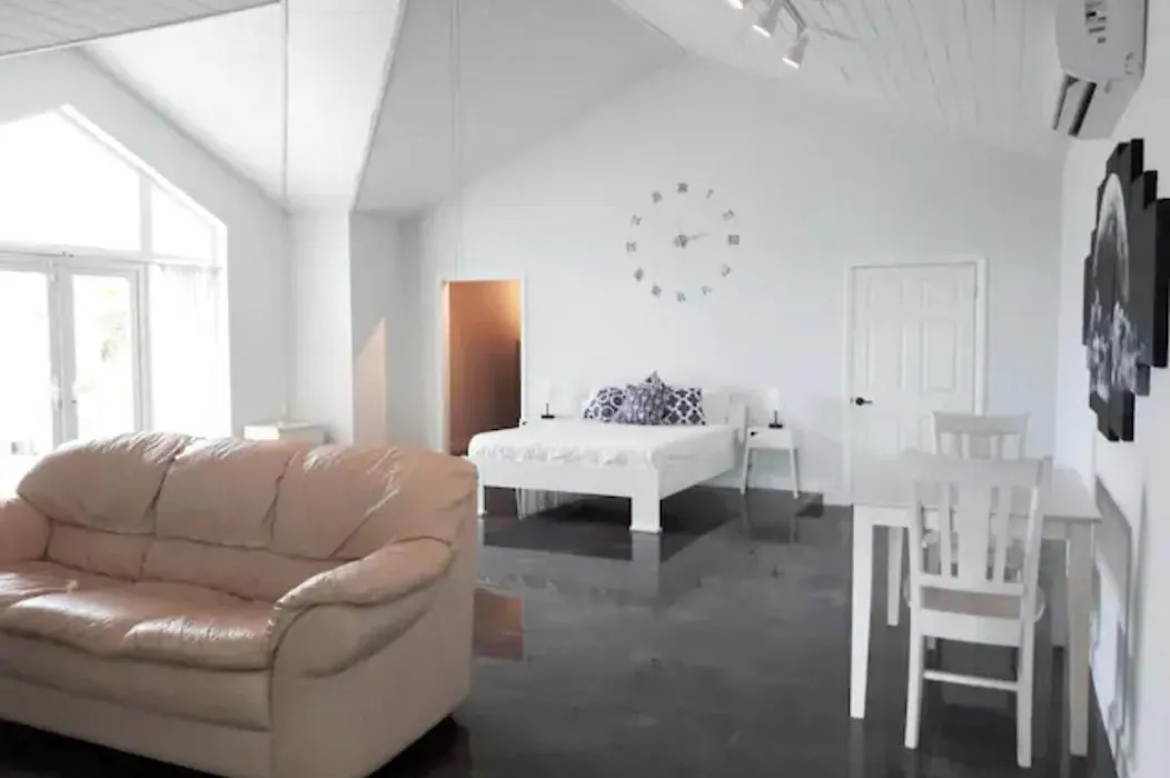 Secluded And Modern Beachfront House-1